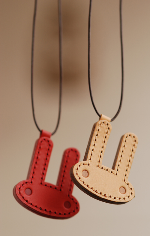 レザーペンダント2色